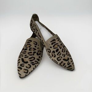 SHEIN Leopard Print Pointed Toe Slip-On Flats in Tan and Black